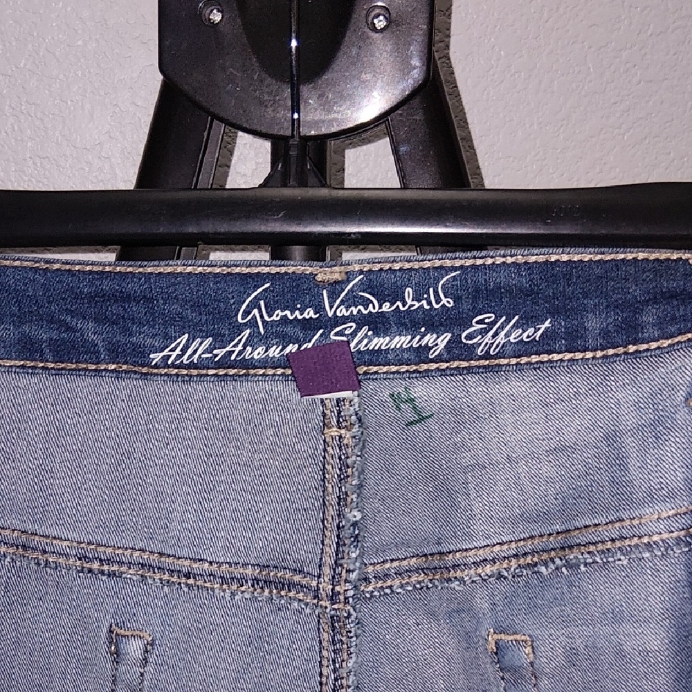 Gloria Vanderbilt Dark Blue Skinny Jeans - Picture 2 of 3